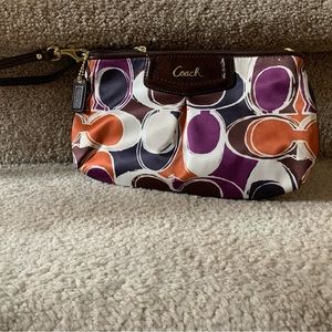 Adorable Coach wristlet
